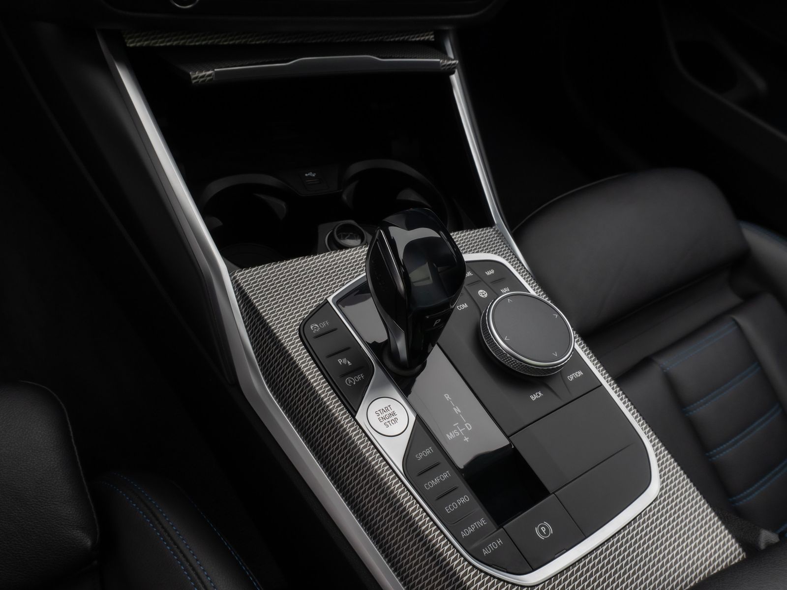 Fahrzeugabbildung BMW 320i M Sport Panorama Kamera HUD DAB HiFi Laser