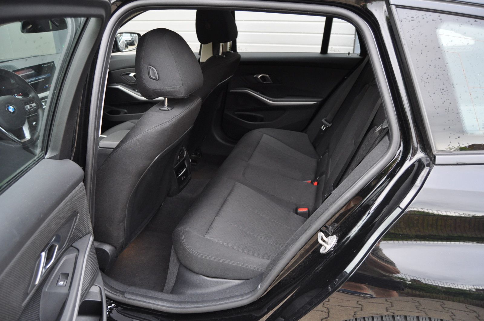 BMW 318i Touring Aut. LED Widescreen DAB Tempomat foto 11