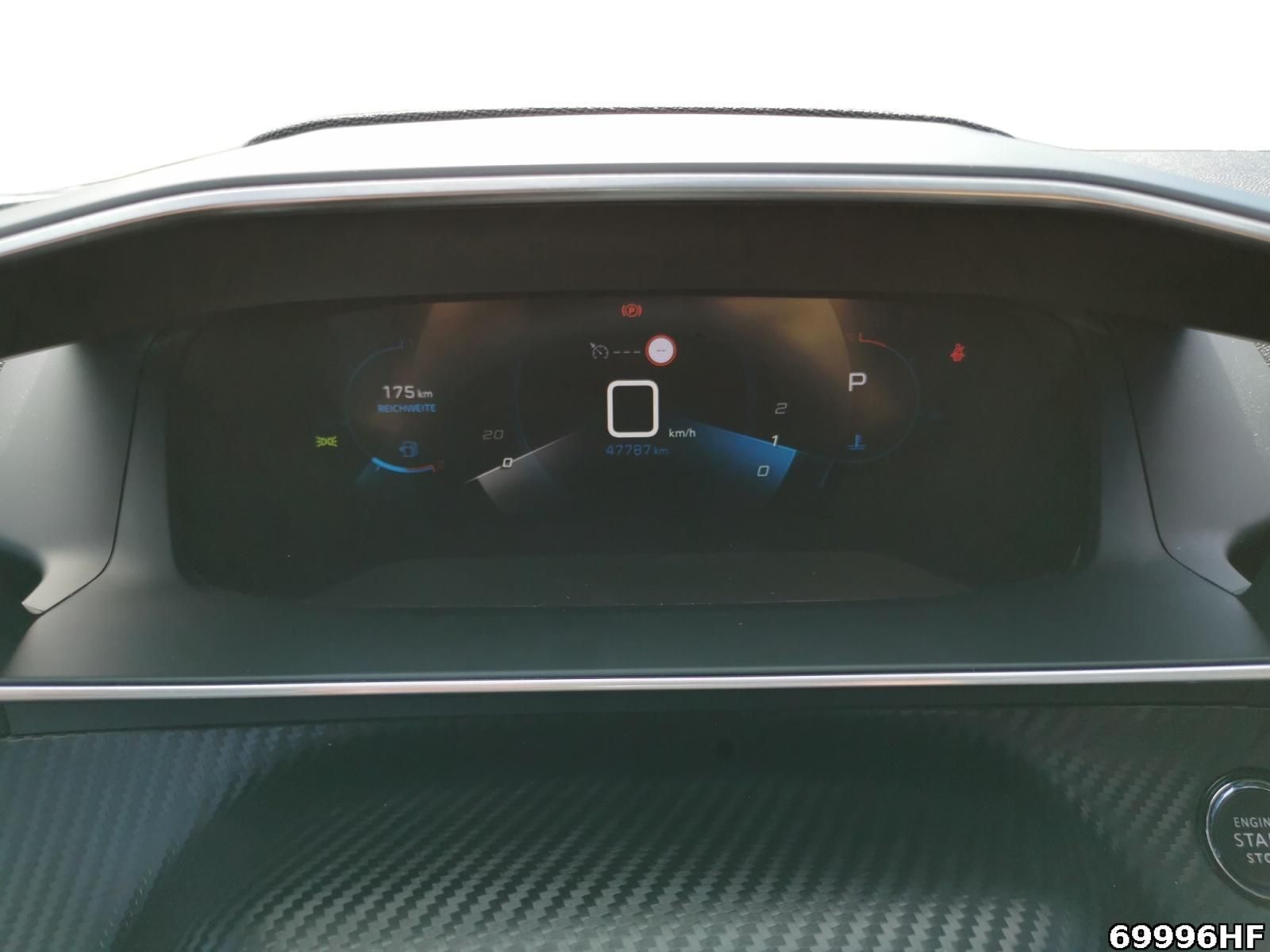 Fahrzeugabbildung Peugeot 2008 Allure Pack 1.2 PureTech 96kW *NAVI*KAMERA