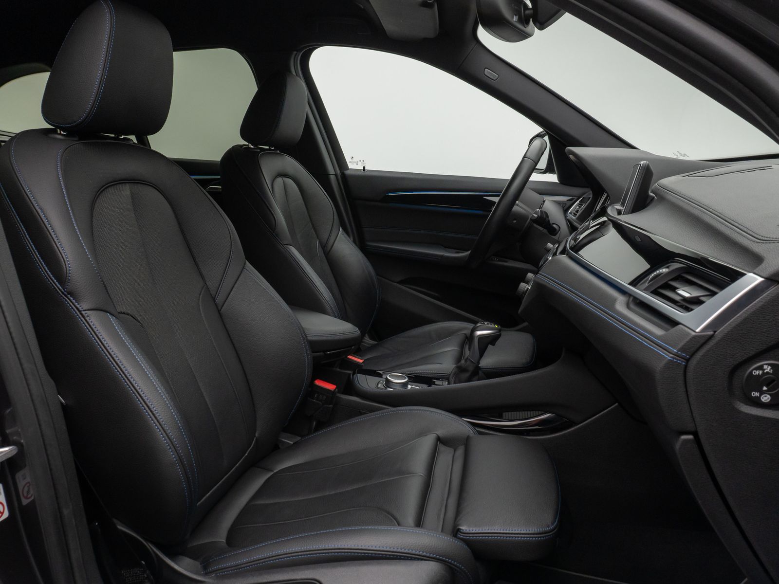 Fahrzeugabbildung BMW X1 xD25e M Sport Kamera Navi DAB HiFi DrivAssist
