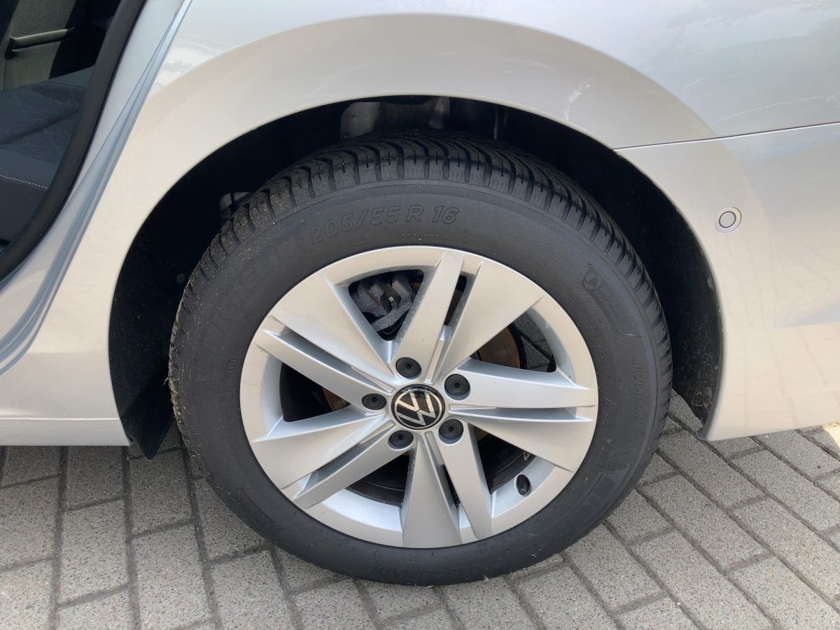 Volkswagen Golf - Bild 12