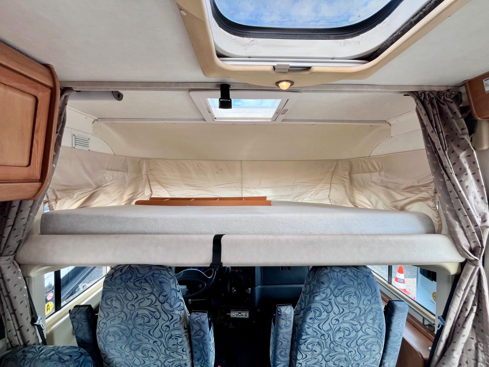 Fahrzeugabbildung HYMER / ERIBA / HYMERCAR B 644 - TV, Sat, Markise, Automatik-