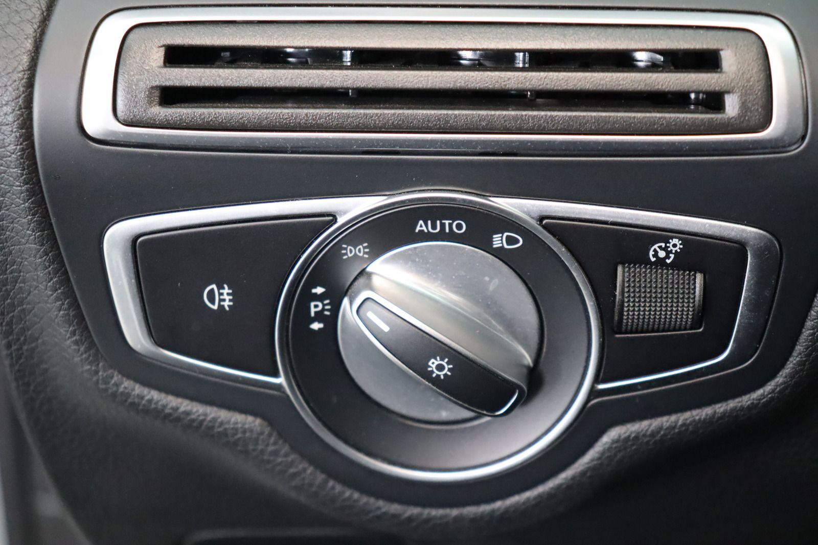 Fahrzeugabbildung Mercedes-Benz C 220 d Cabrio AMG Line