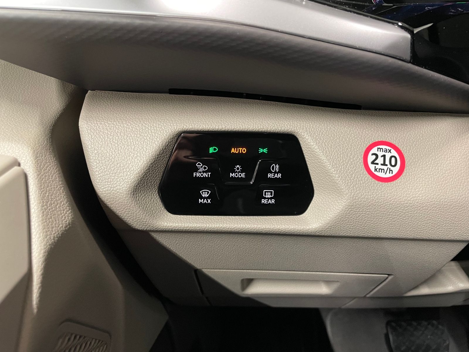 T7 Multivan Life LR 2.0 TDI MATRIX-LED PANO ACC