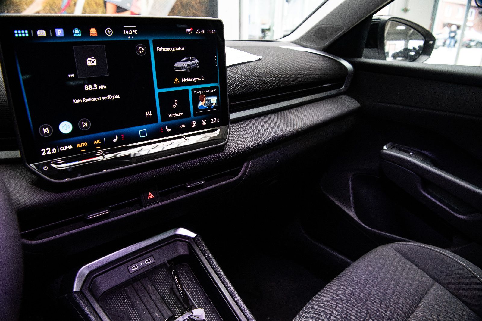 Fahrzeugabbildung Volkswagen T-Roc New Model Life 1.5l TSI DSG ACC APP Kamera