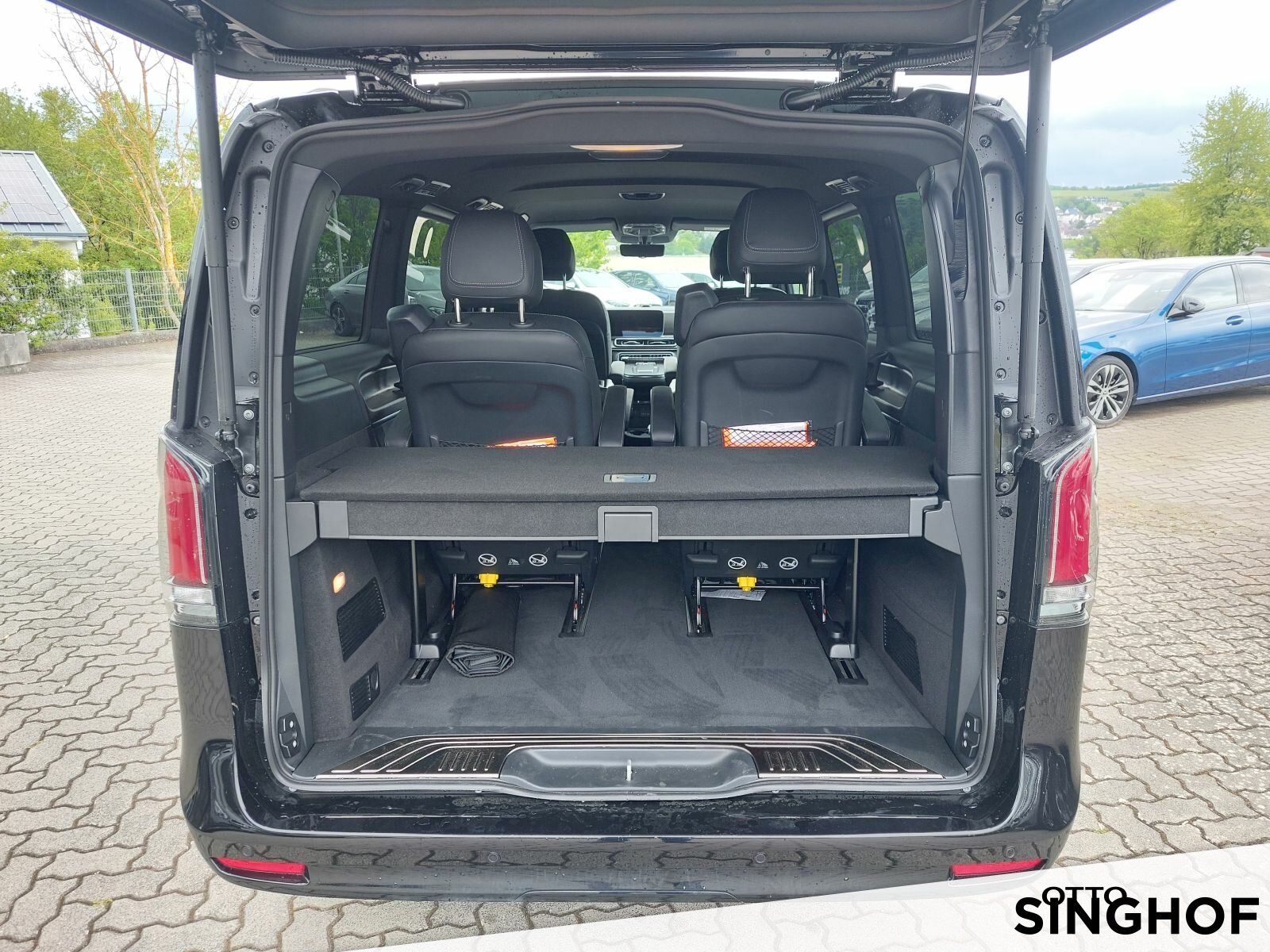Fahrzeugabbildung Mercedes-Benz V 300 d AVANTGARDE Lang +AHK+360°+Distr+dyn.LED+