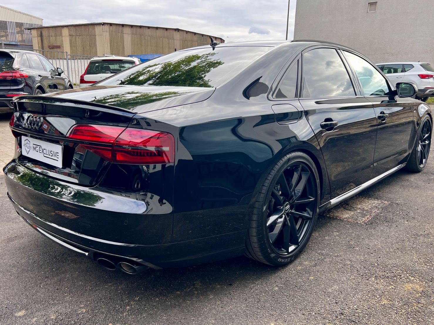 Fahrzeugabbildung Audi S8 4.0 TFSI quattro plus