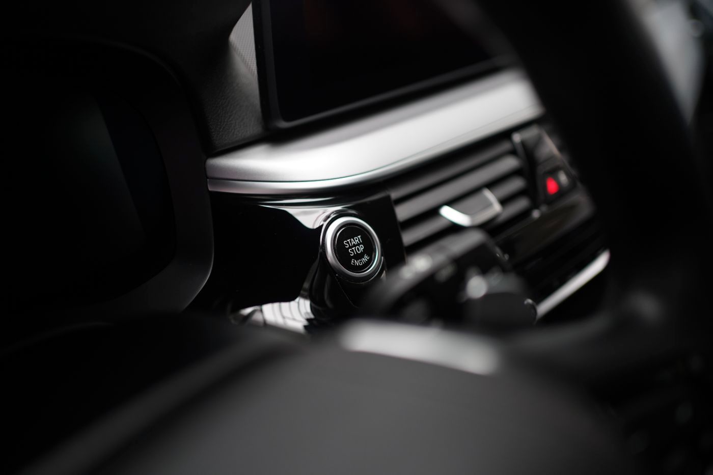 Fahrzeugabbildung BMW 530d xDrive +ParkingAssist+AHK+HarmanKardonSyste