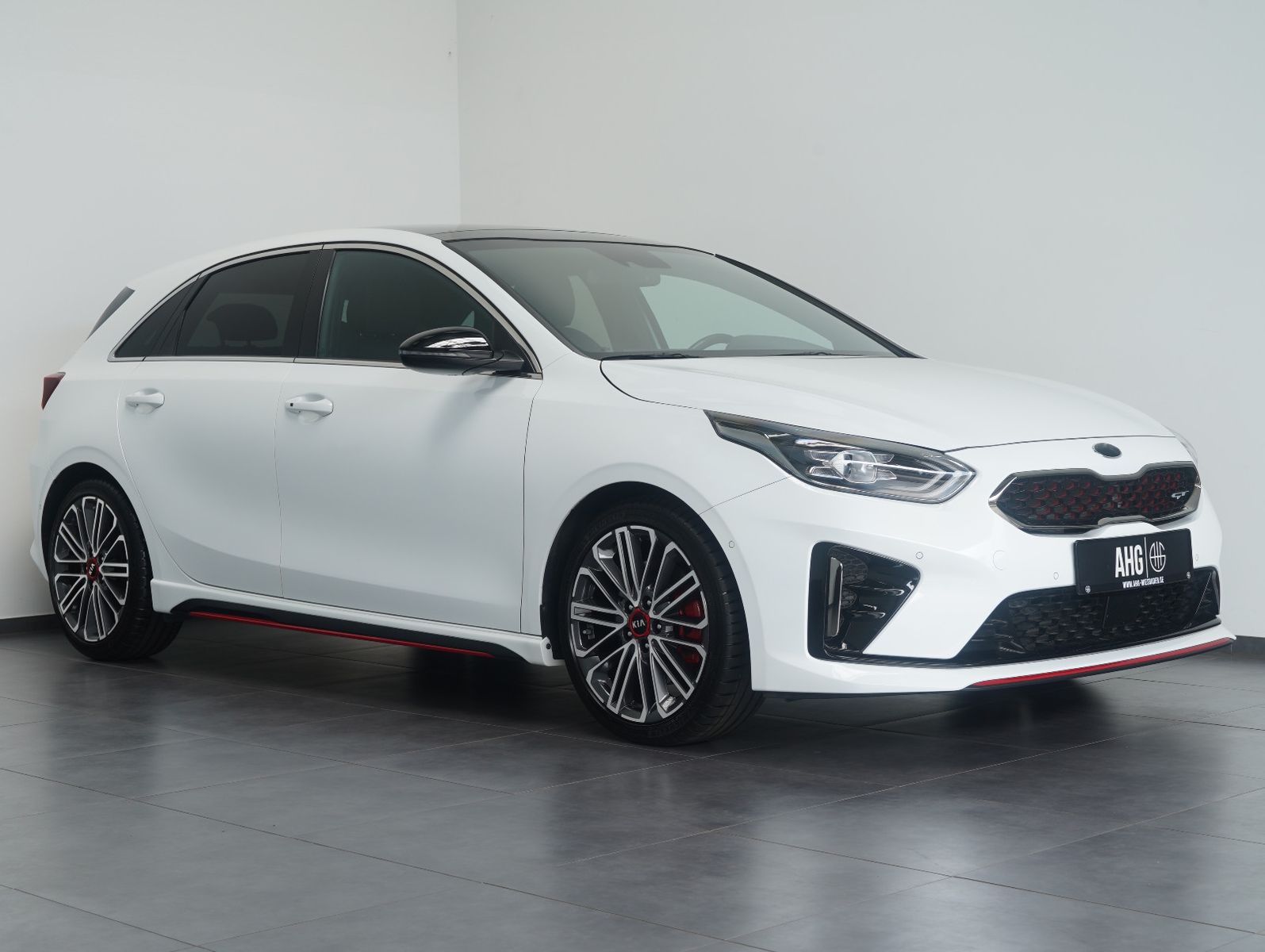 Fahrzeugabbildung Kia cee'd / Ceed 1.6T-GDI GT LED/NAVI/ACC/AHK/PANO
