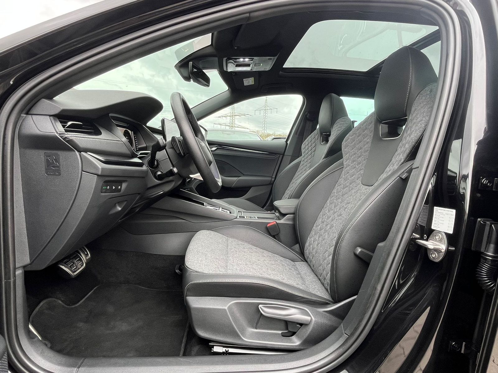 Fahrzeugabbildung SKODA Octavia 2.0 DSG Sportline MATRIX*PANO*CANT.*5J.G