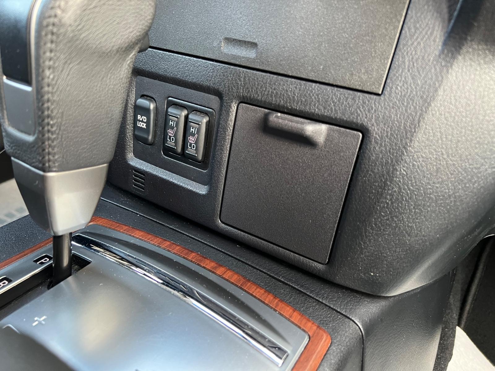 Mitsubishi Pajero 3.2 DI-D 200 ch Instyle 4x4 - 7 places - Cuir - GPS - Toit ouvrant