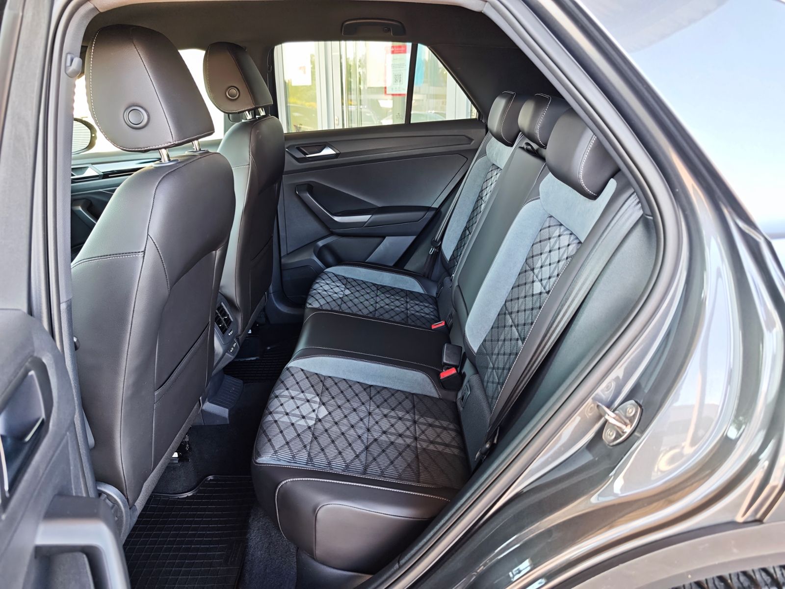 Volkswagen T-Roc - Bild 14