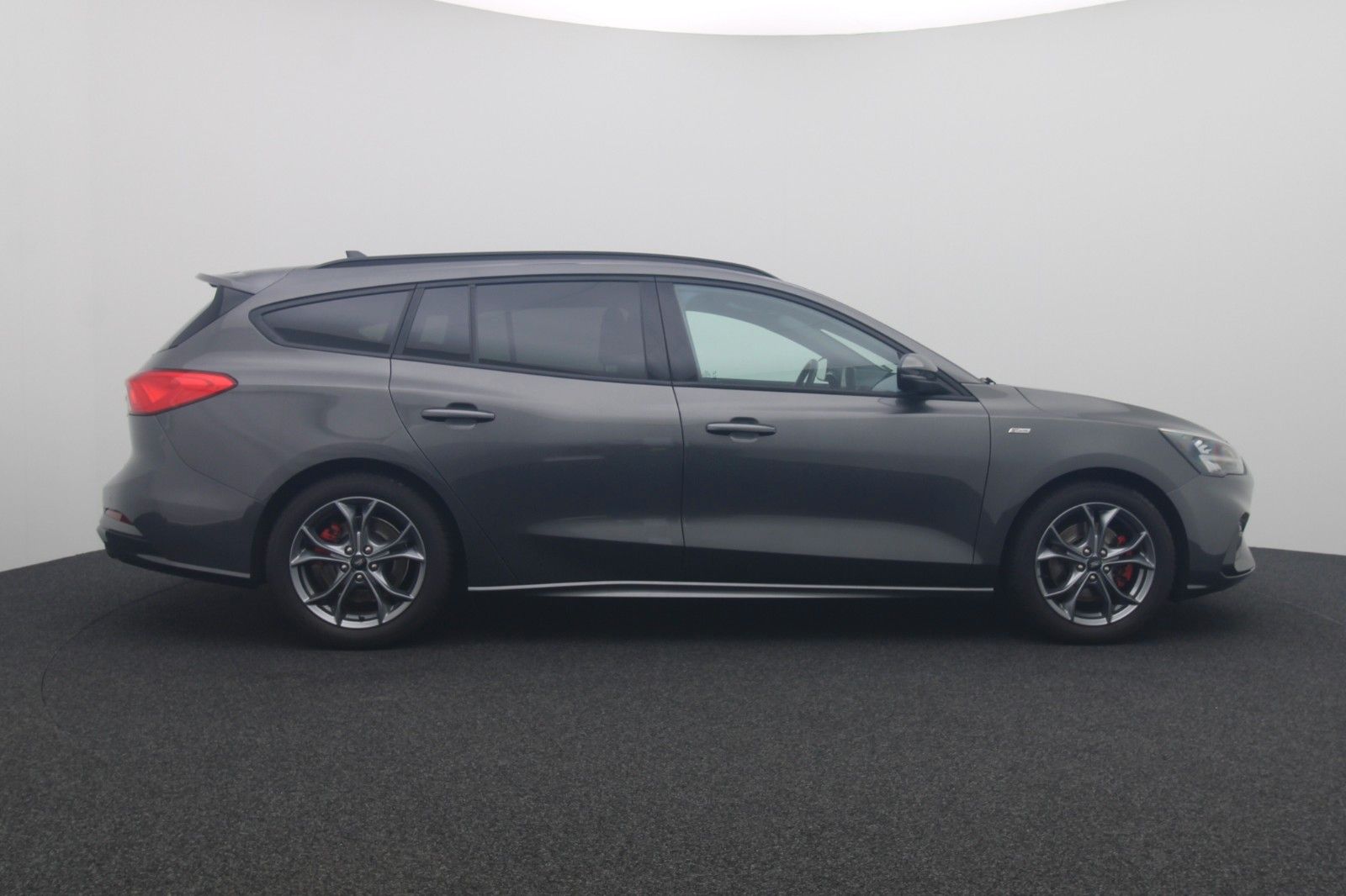 Fahrzeugabbildung Ford Focus 1.0 Turnier ST-Line X EcoBoost M-Hybrid