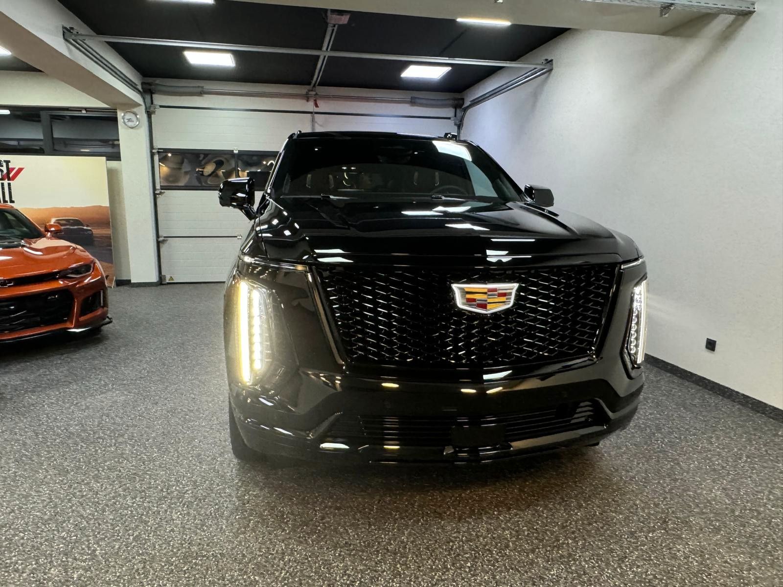 Fahrzeugabbildung Cadillac 2026 ESCALADE SPORT PLATINUM 6.2 V8-HUD-NIGHT V
