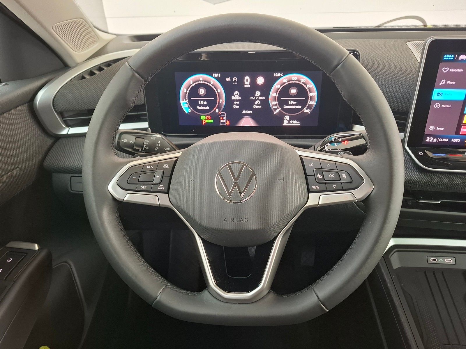 Fahrzeugabbildung Volkswagen T-Roc 1.5 eTSI DSG Trend + Light Assist+Garantie