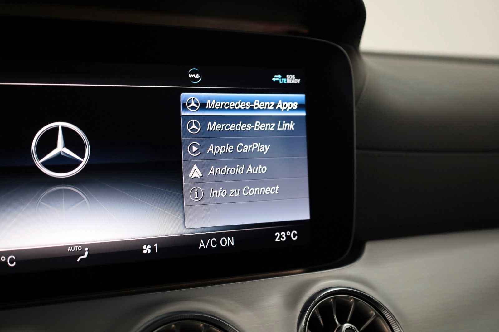 Fahrzeugabbildung Mercedes-Benz CLS 350 d 4Matic,AMG line,Navi,Kamera,HUD,ACC,SD