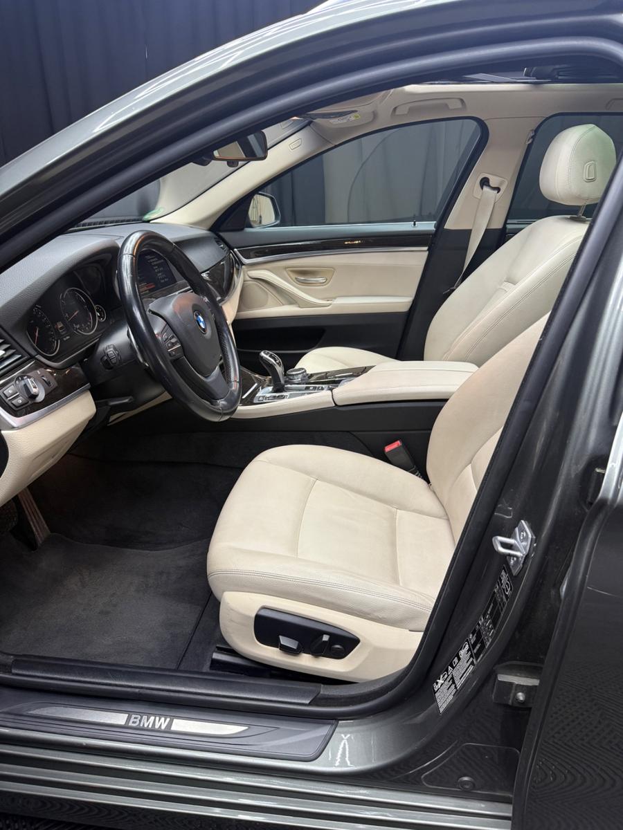 BMW 530D XDRIVE 258ch - TOIT PANORAMIQUE - CUIR DAKOTA - SIÈGES CHAUFFANTS - GPS PROFESSIONAL - SUSPENSION PNEUMATIQUE