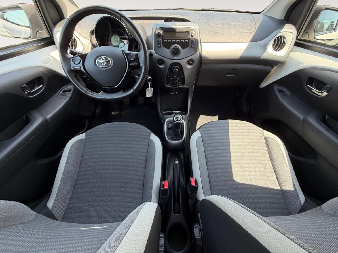 Fahrzeugabbildung Toyota AYGO x-play