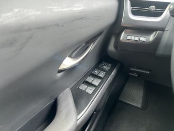 Lexus UX - 12