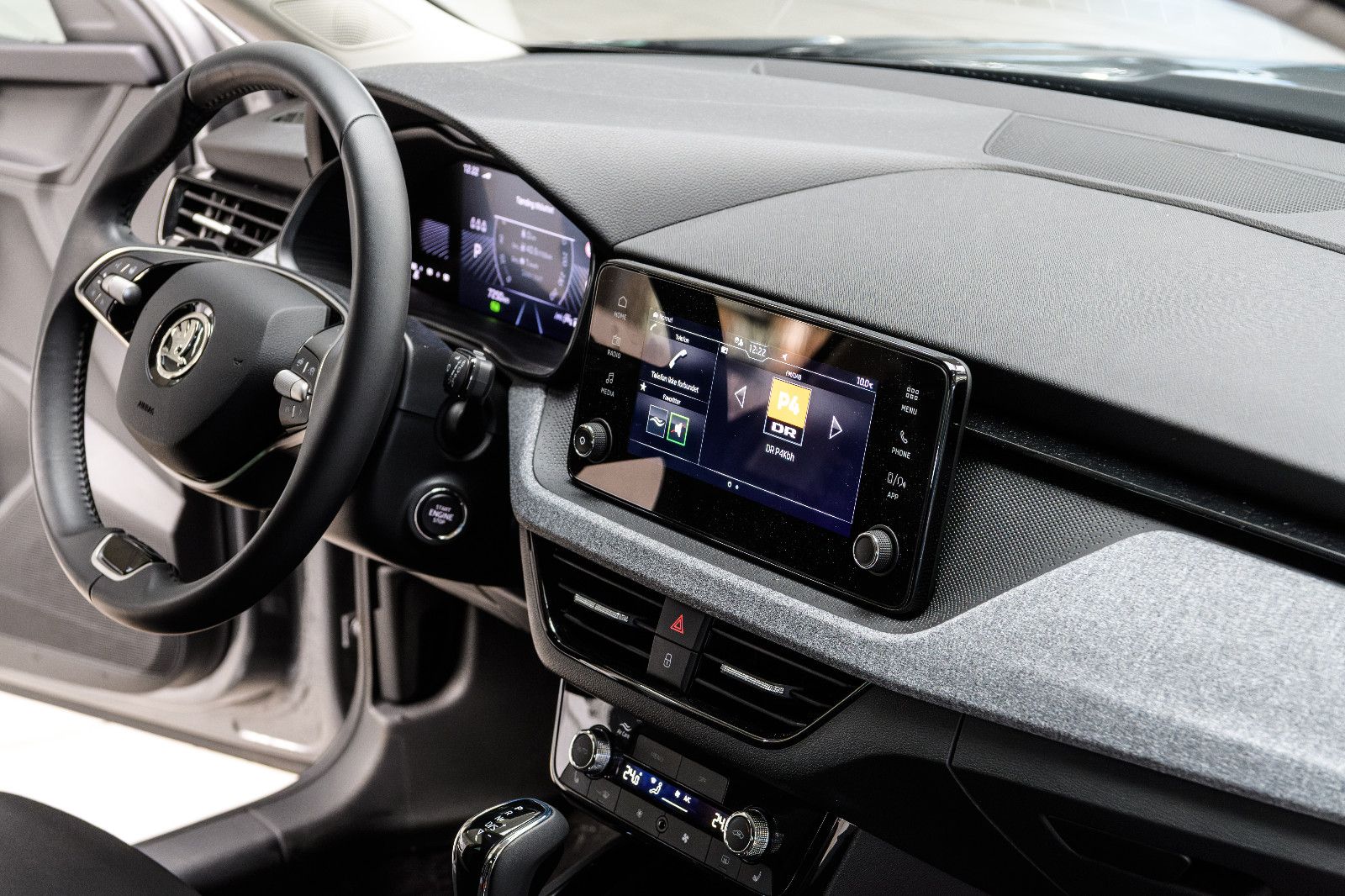 Fahrzeugabbildung SKODA Kamiq Selection 1.0 TSI LED+KAMERA+ACC+APP