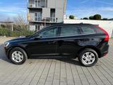 Volvo XC60  Momentum AWD NAVI*LEDER*XEN*EURO6*STHZG - Volvo XC60 Gebrauchtwagen in Stuttgart