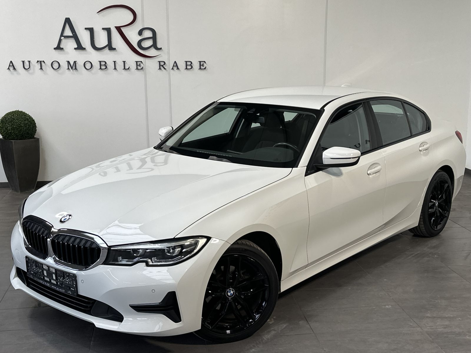 Fahrzeugabbildung BMW 318d Advantage Aut. NAV+LED+SHZ+PDC+TEMPOMAT+2Hd