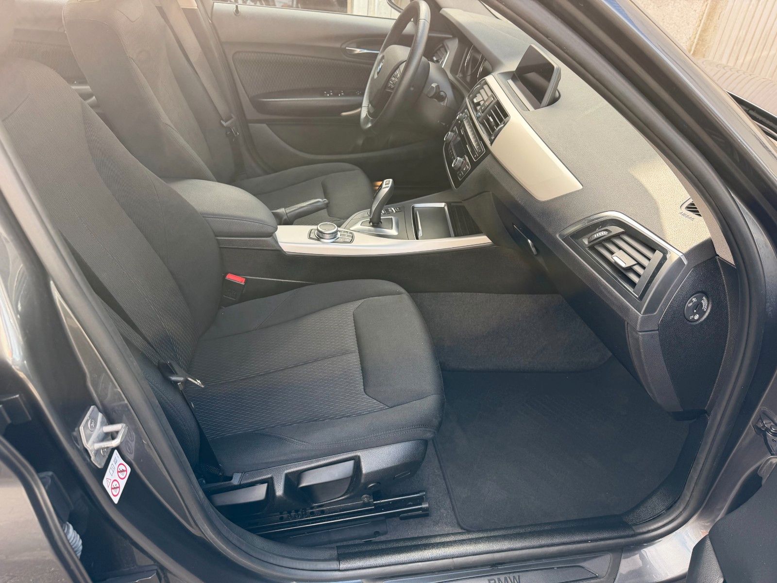 BMW 120 i Advantage 8 G Automatik LED Navi SHZ foto 17