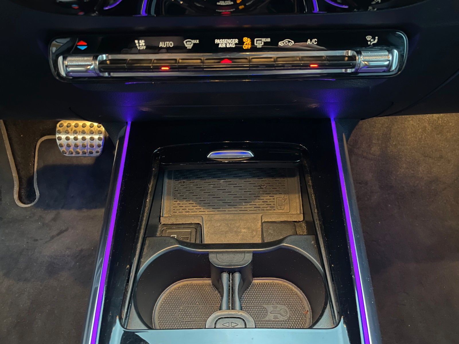 Fahrzeugabbildung Mercedes-Benz GLA 200 AMG+Ambiente+TotW+Night+RKamera+19Zoll