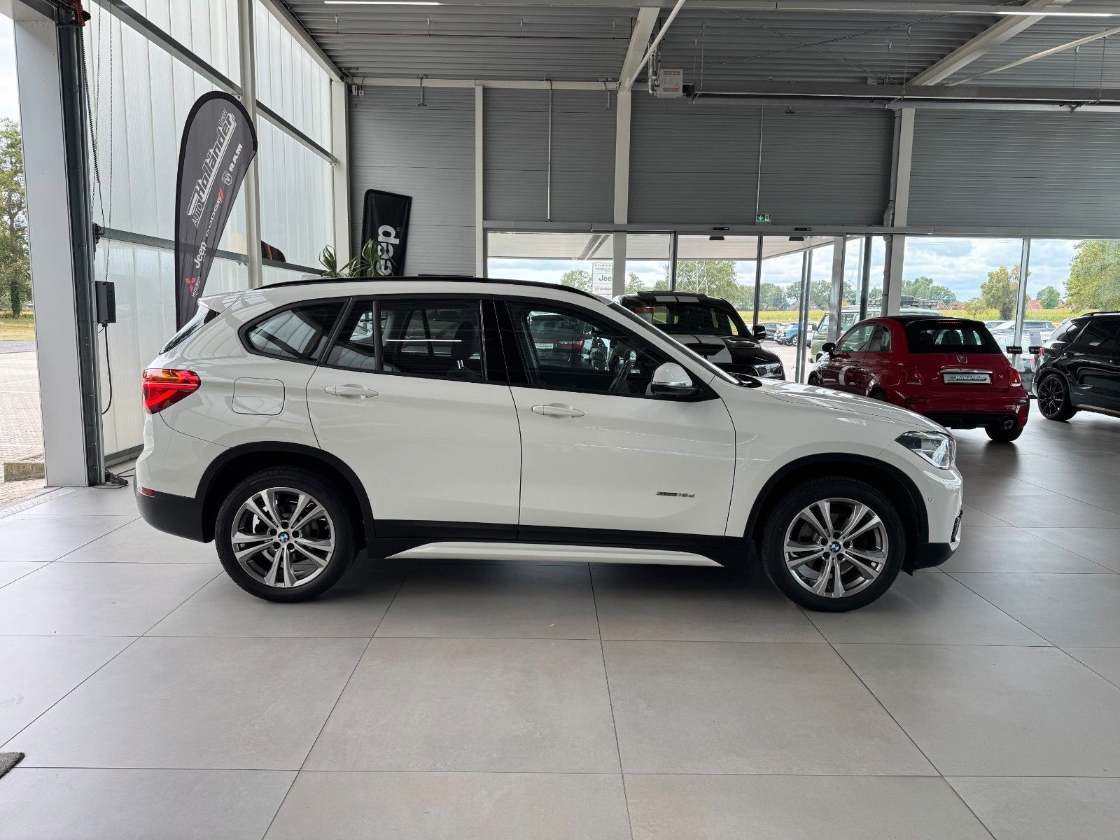 Fahrzeugabbildung BMW X1 18d S Drive Sport Line   "Business-Paket PDC"