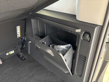 Ford Tourneo Courier 1.0 EcoBoost Active NaviKamera