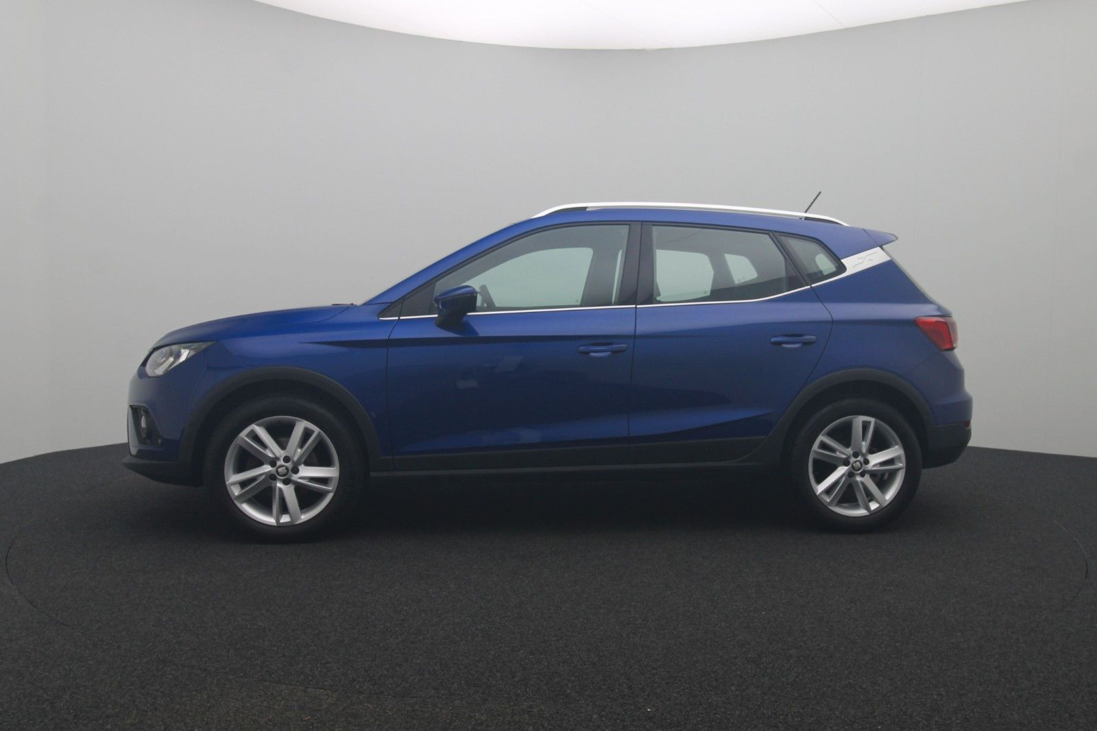 Fahrzeugabbildung SEAT Arona 1.5 FR NAVI AHK KAMERA