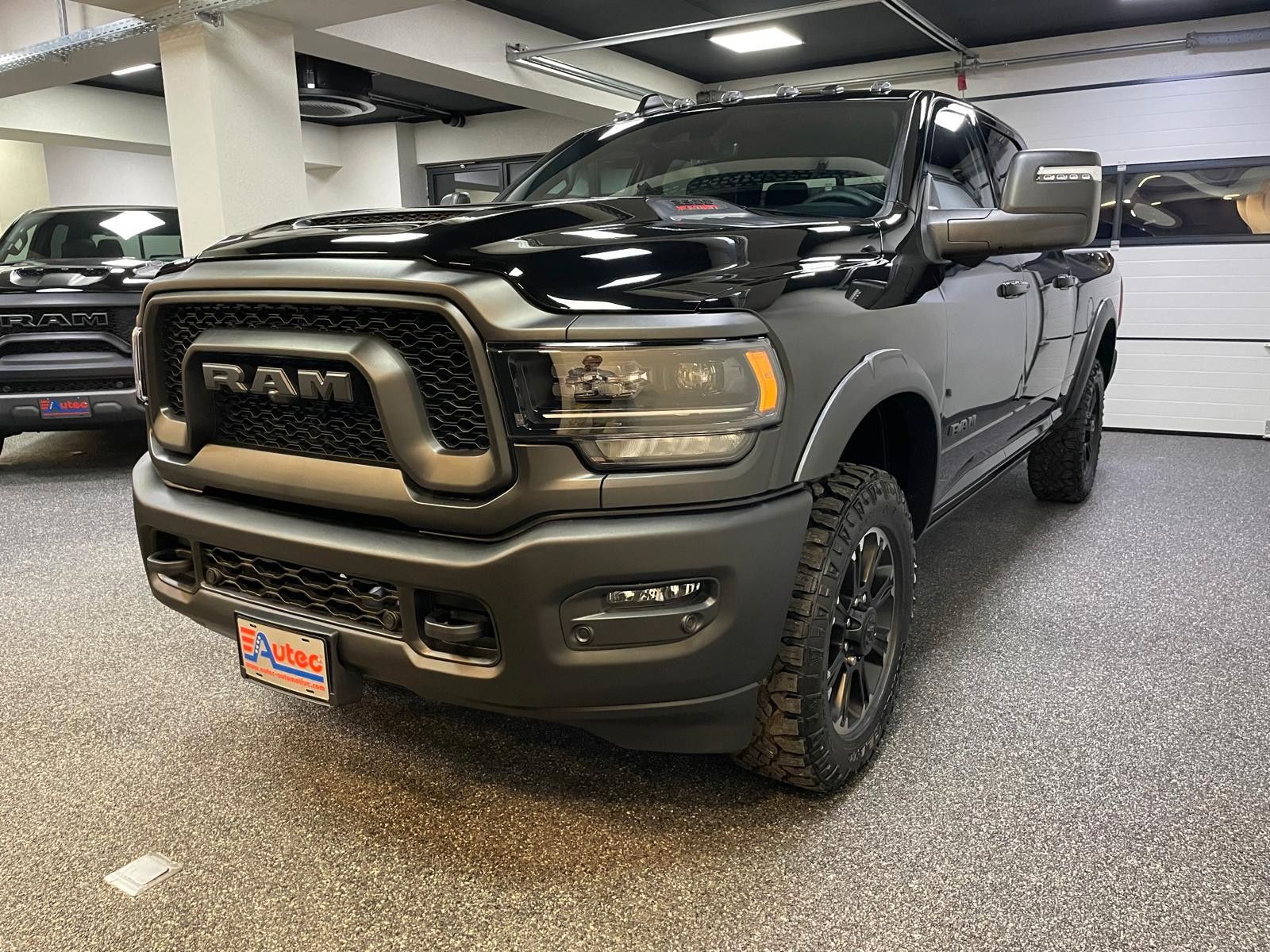 Fahrzeugabbildung Dodge POWERWAGON REBEL 2500-6.4-V8-12"-LUFTFED.-SOFORT