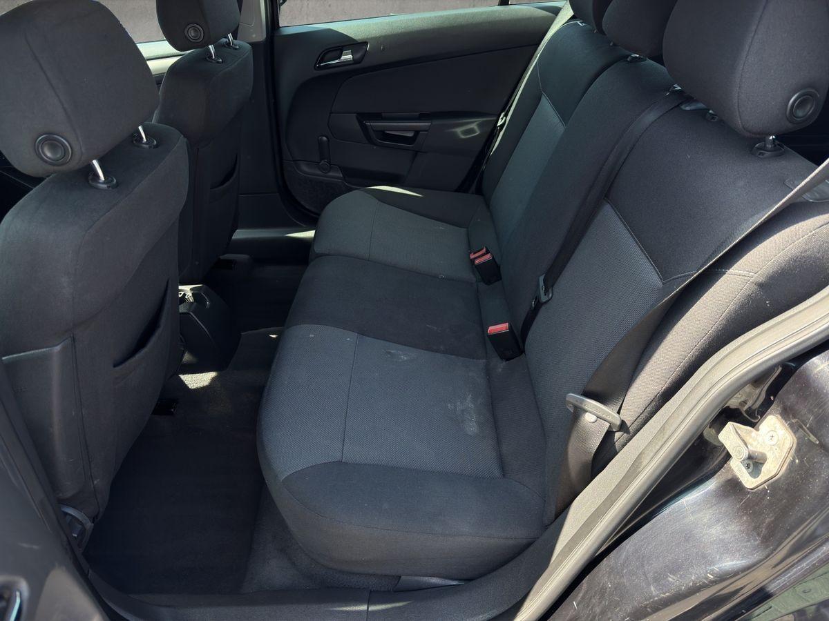 Opel Astra 2007 — photo 16
