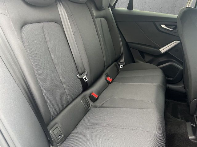 Q2 35 1.5 TFSI S line Bluetooth LED Klima