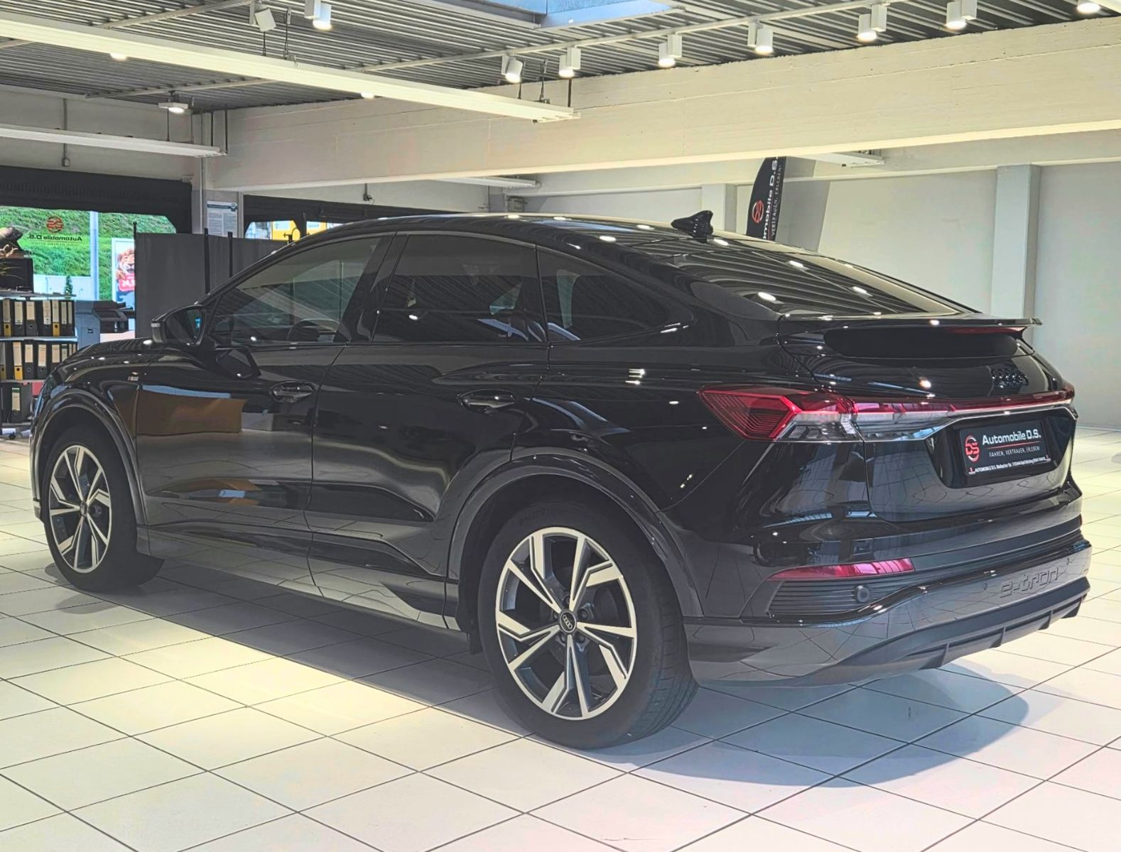 AUDI Q4 — zdjęcie 7