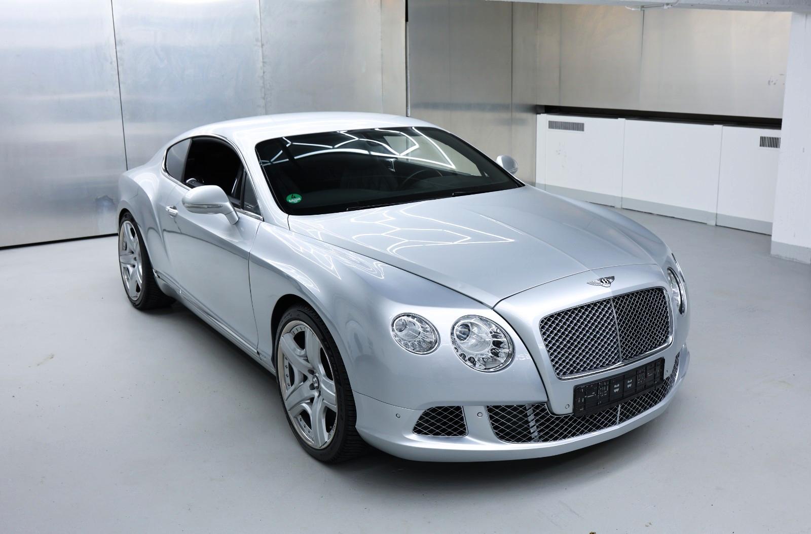 Bentley Continental GT 6.0 W12 Mulliner Scheckheft