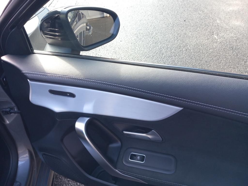 Fahrzeugabbildung Mercedes-Benz A 200 Kompaktlimousine AMG Line*Night Paket*LED