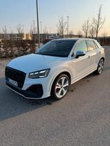 Audi SQ2 TFSI, AHK, Matrix, Navi, Sonos, Panorama - weiße Audi SQ2