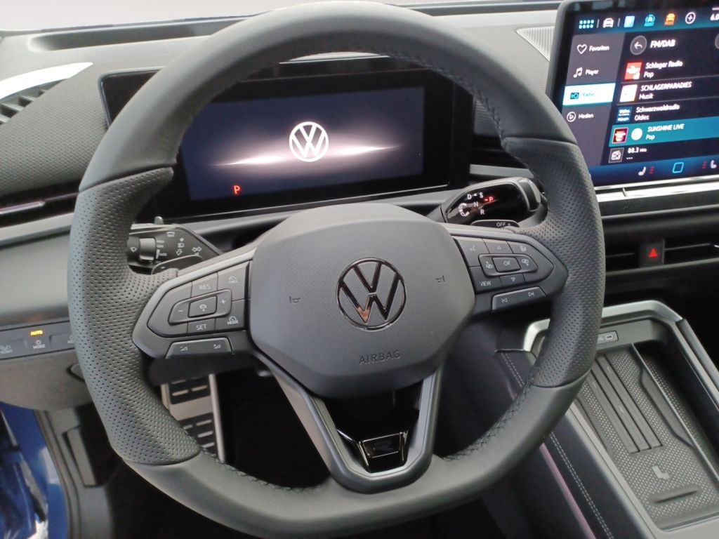 Fahrzeugabbildung Volkswagen T-Roc 1.5 eTSI DSG R-Line Black Style incl. WR