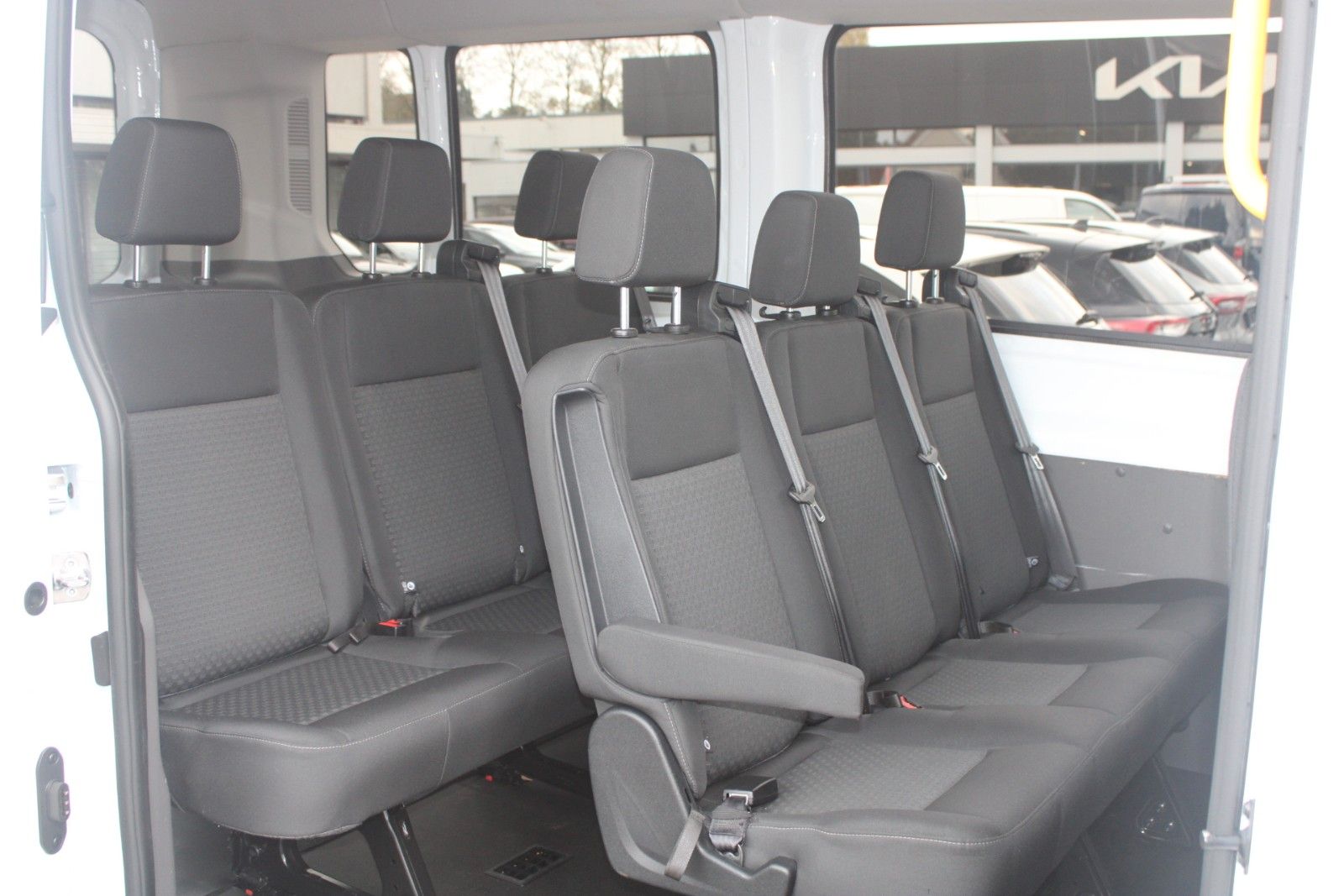 Fahrzeugabbildung Ford Transit L3 TREND 9-Sitze AHK CAM Allwetter KLIMA