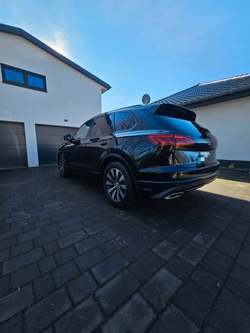 VW Touareg 3.0 V6 TDI SCR 4MOTION Tiptronic -
