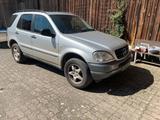 Mercedes-Benz Mercedes Ml 320 W163 - Mercedes-Benz ML 320 aus 1999