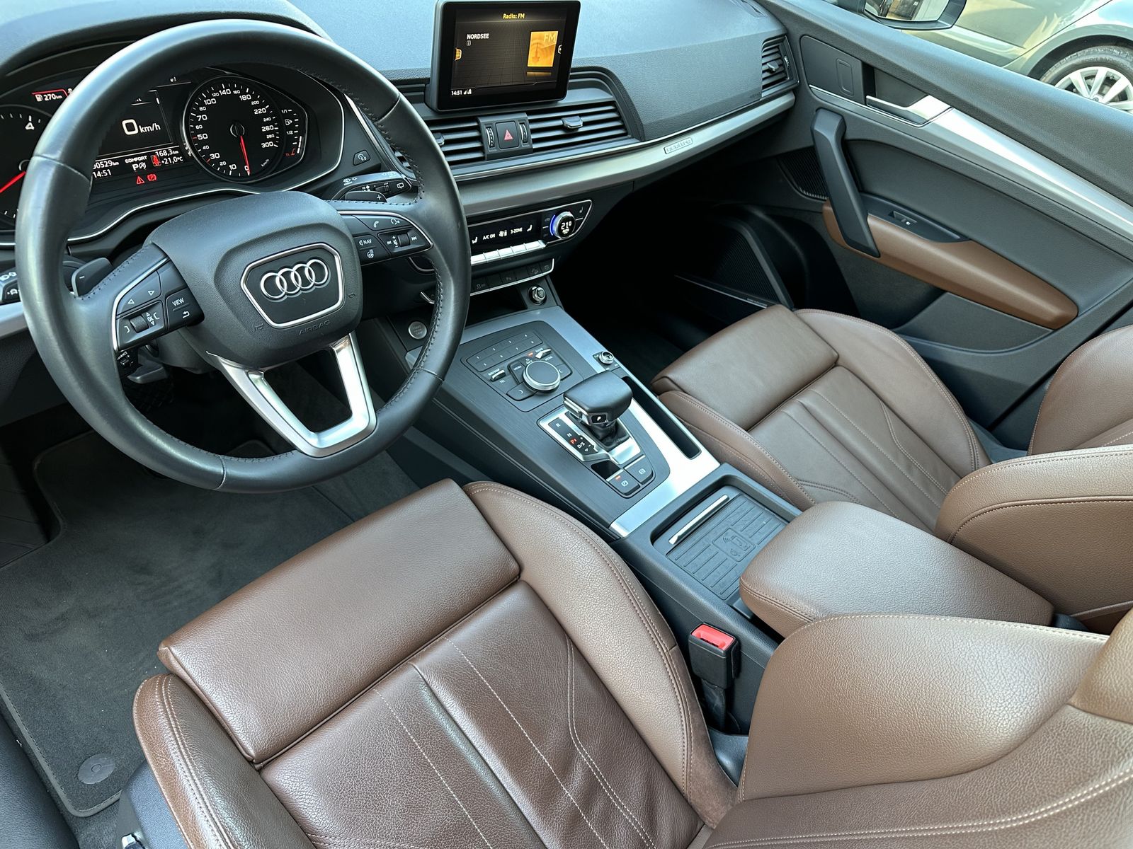 Fahrzeugabbildung Audi Q5 40 TDI Quattro Sport NAV+LED+ACC+HUD+B&O+1HD