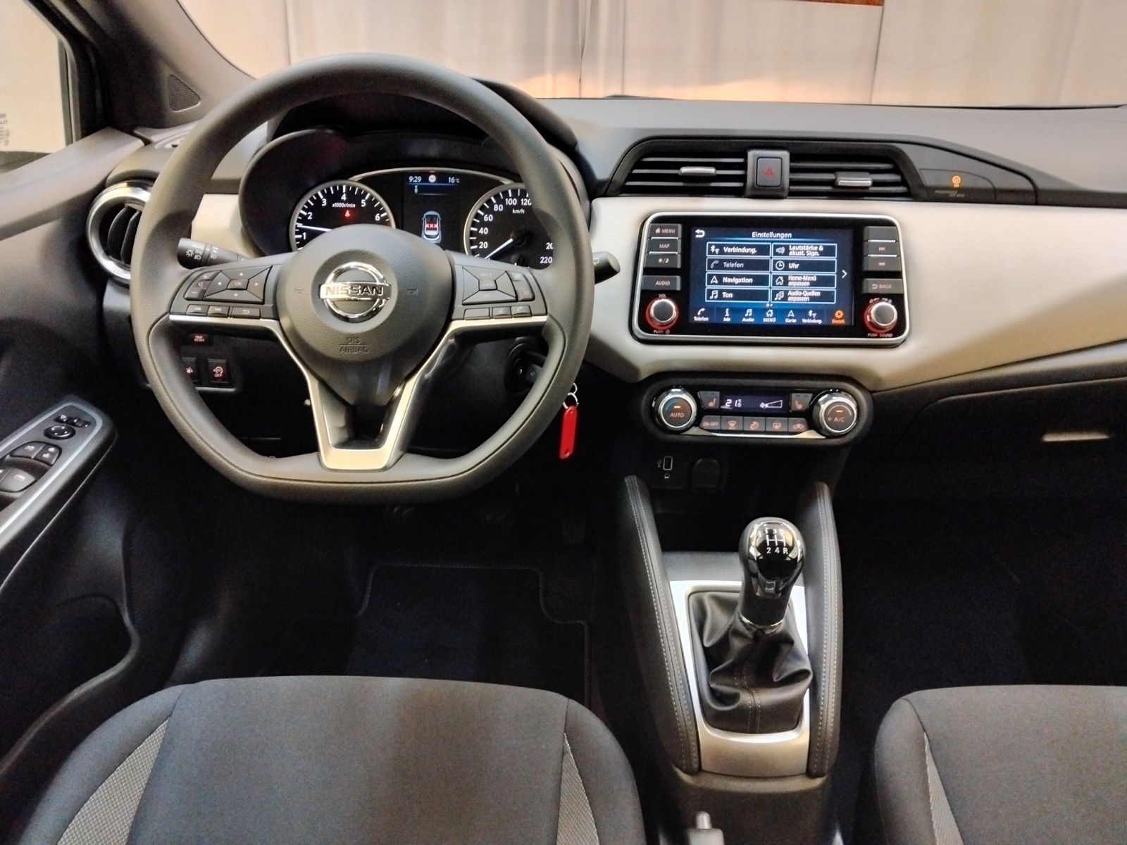 Nissan Micra (03/2023, Benzin)