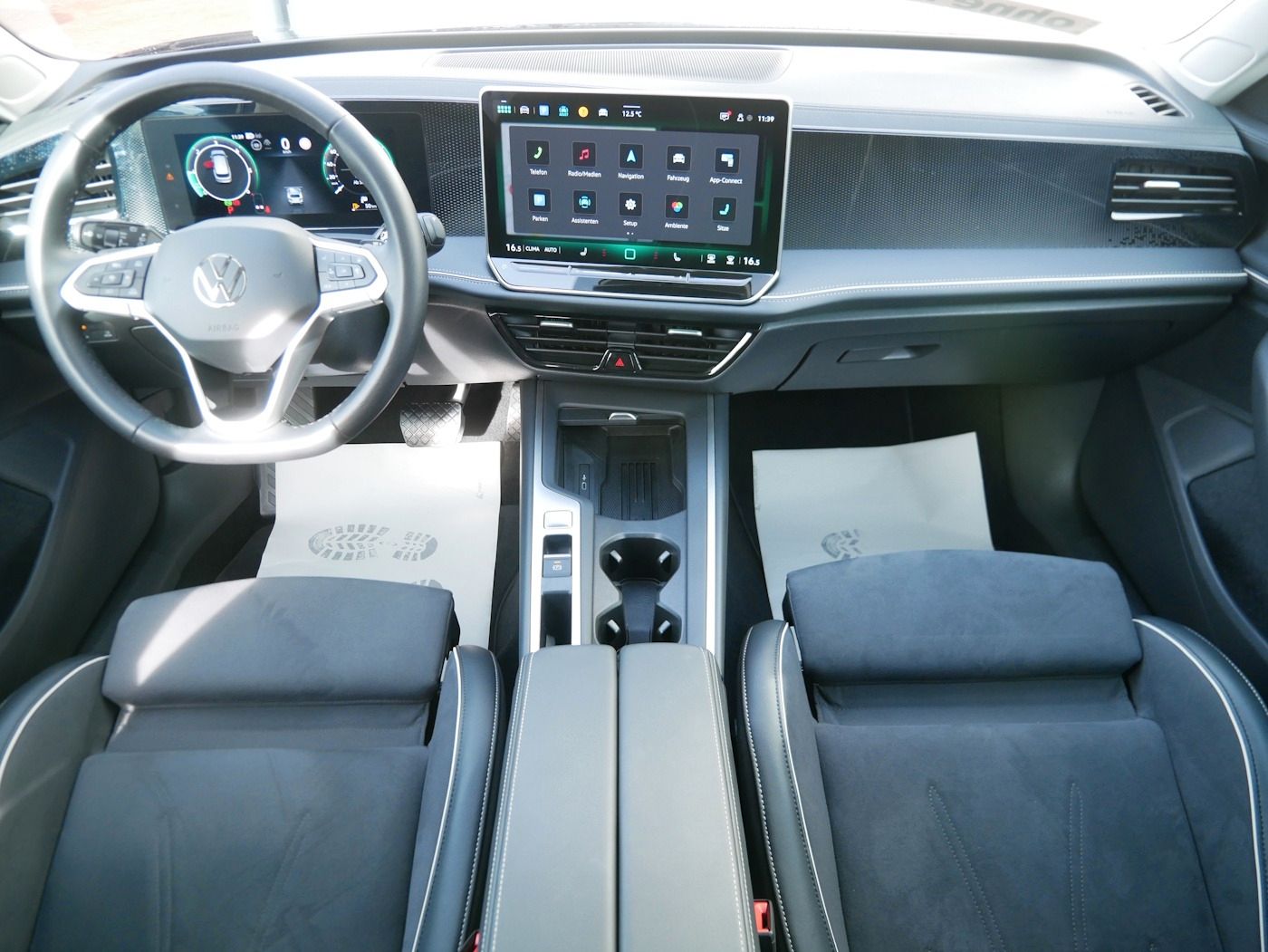 Fahrzeugabbildung Volkswagen Passat Variant 2.0 Business NEU56T AHK ACC Kamer