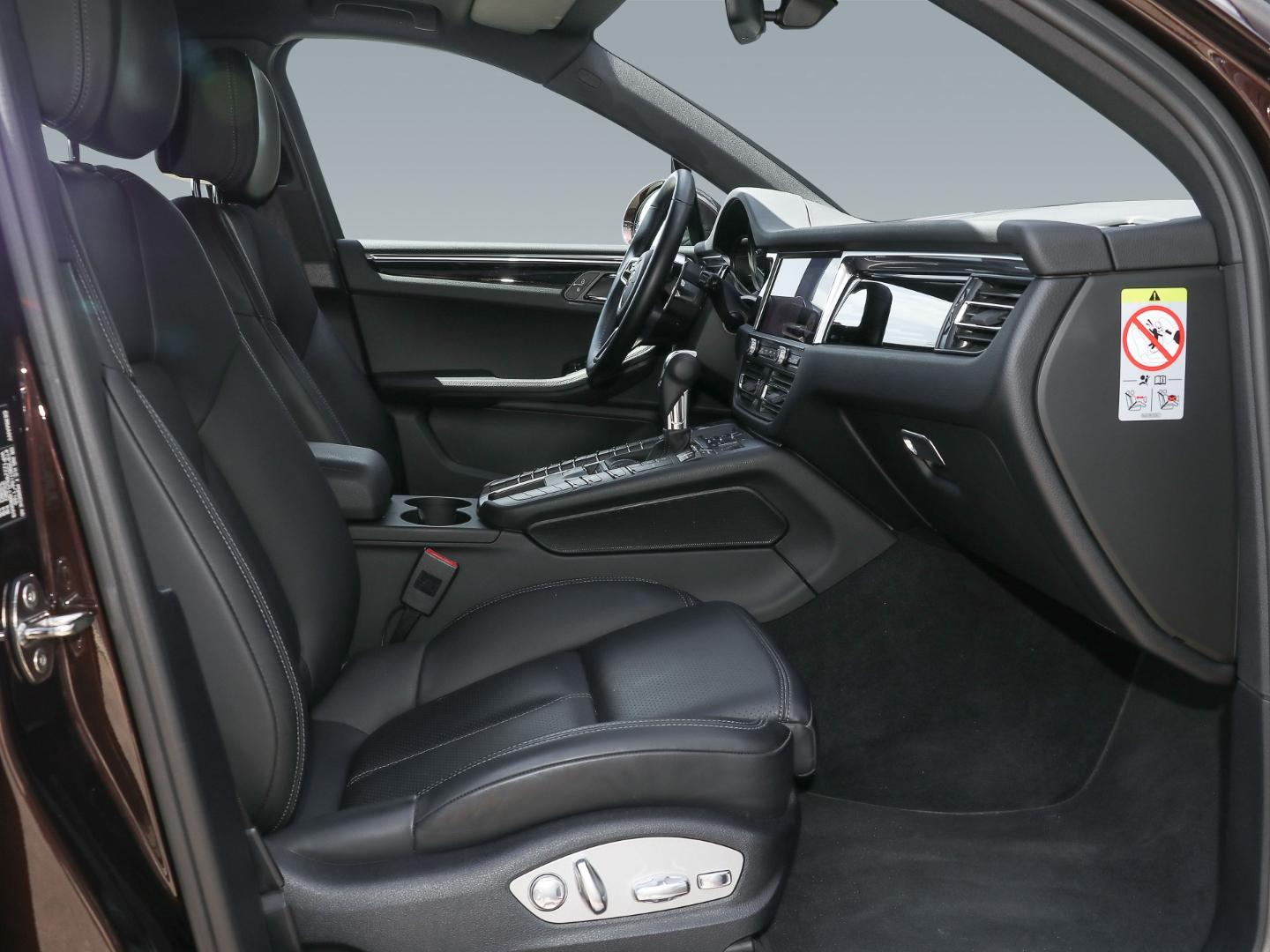 Porsche Macan S Luftfederung PASM Rückfahrkamera