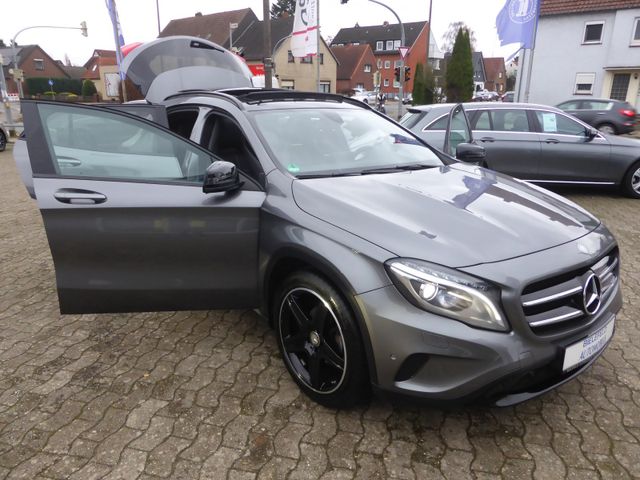 Mercedes-Benz GLA-Klasse  GLA 200 7G-Tronic AHK/Pano/Navi/Urba