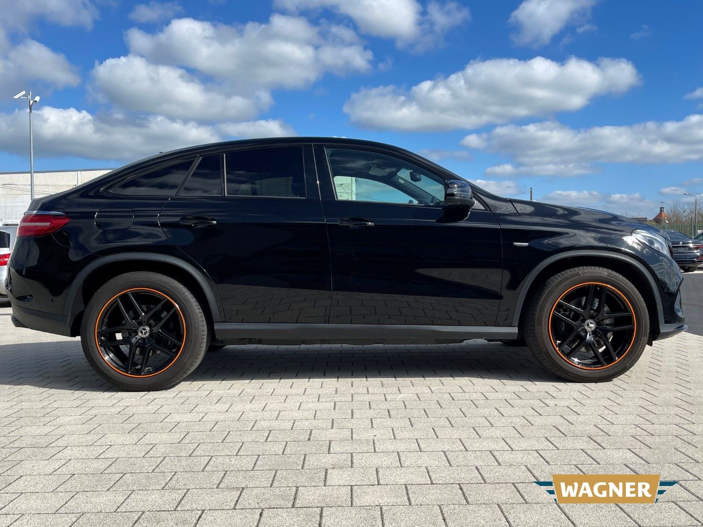 Fahrzeugabbildung Mercedes-Benz GLE 400 Coupe AMG Orange Art Edition AHK