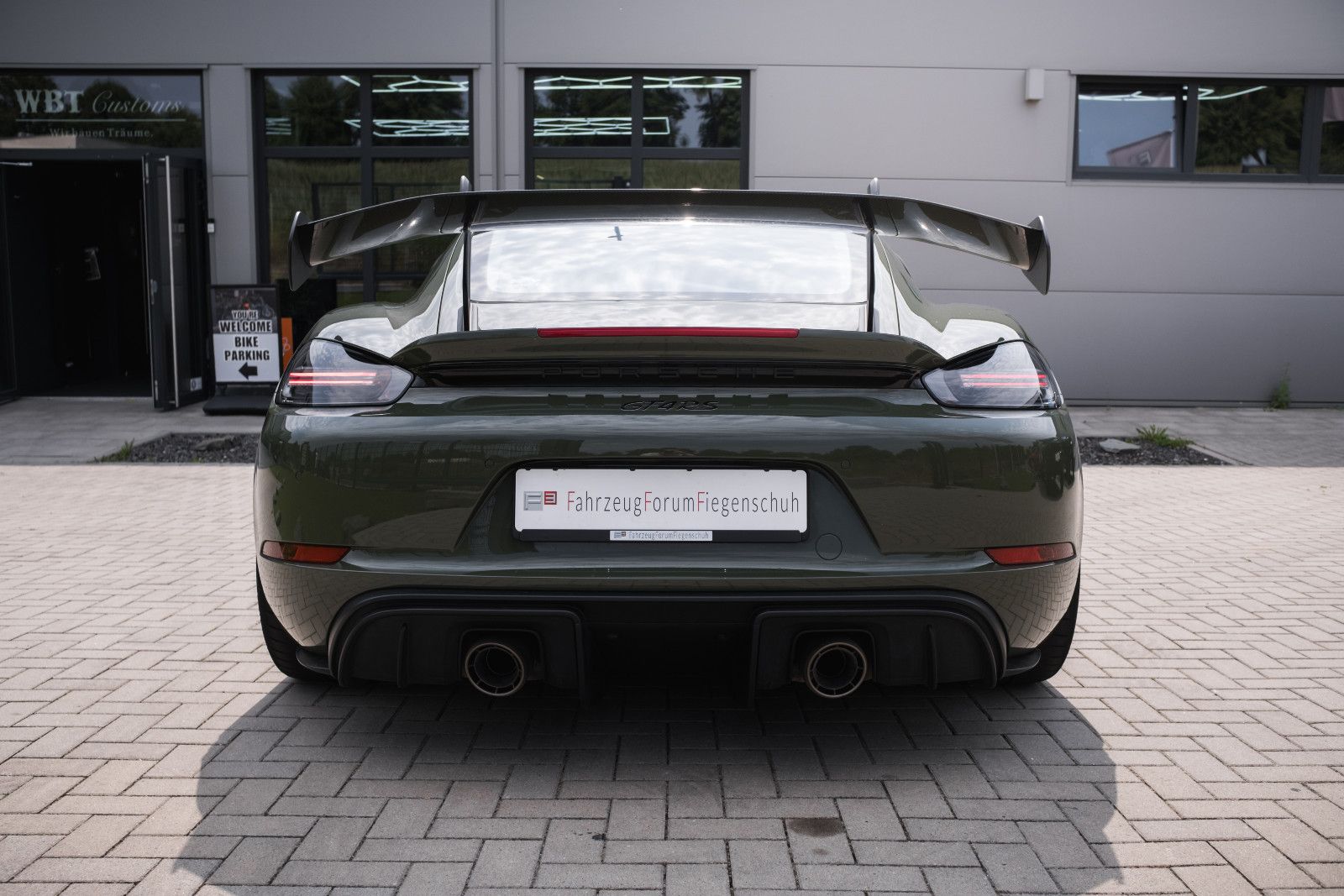 Fahrzeugabbildung Porsche 718 GT4 RS-Weissach-PTS-Lift-LED-Steuer-Folie