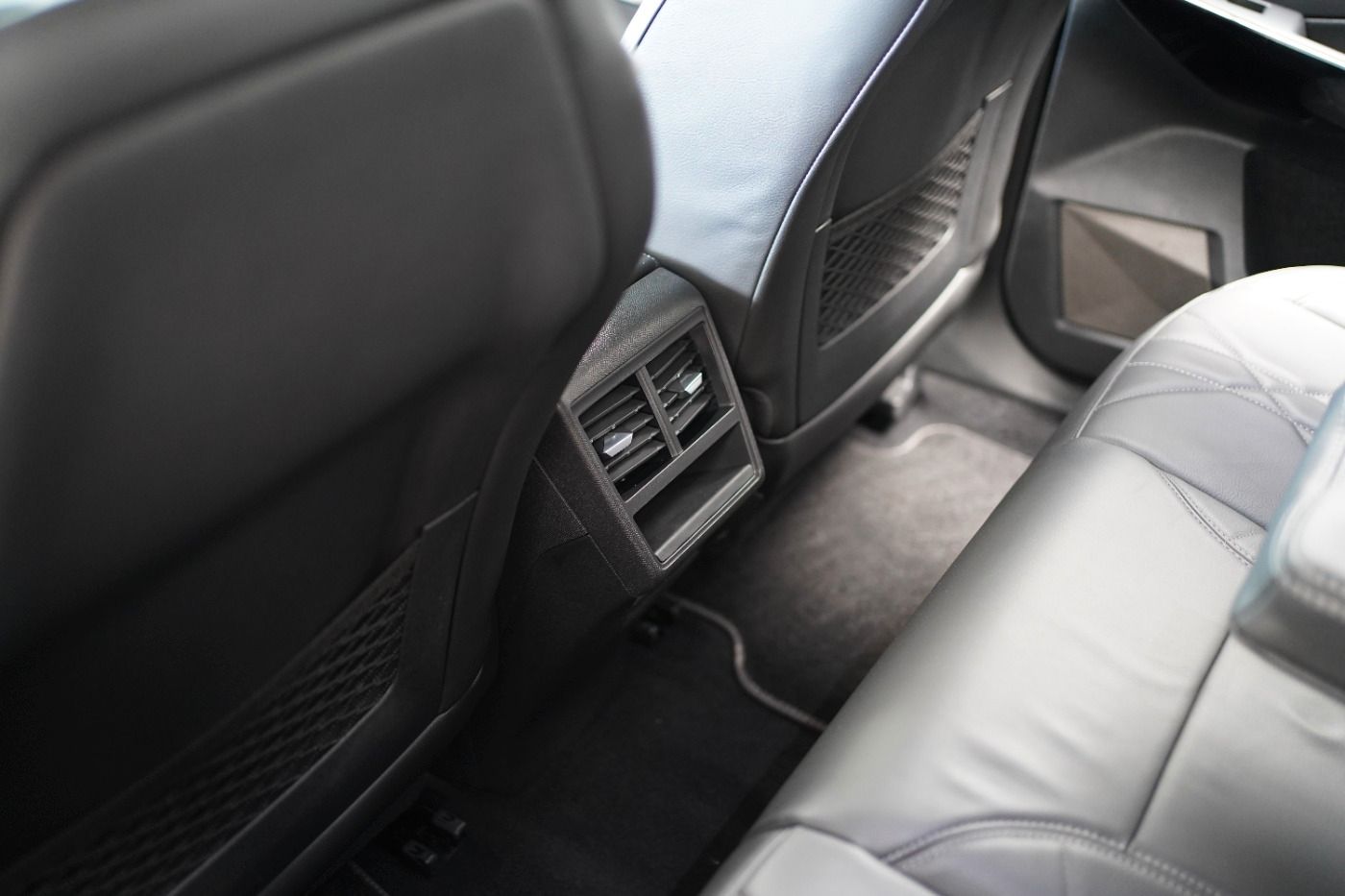 Fahrzeugabbildung DS Automobiles DS7 Crossback E-Tense 4x4 300 Rivoli Automatik